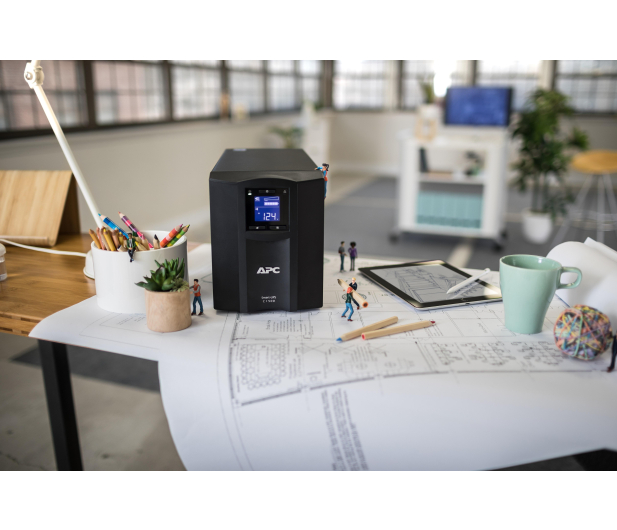 APC Smart-UPS (1500VA/900W, 8x IEC, AVR, LCD) - 545947 - zdjęcie 10